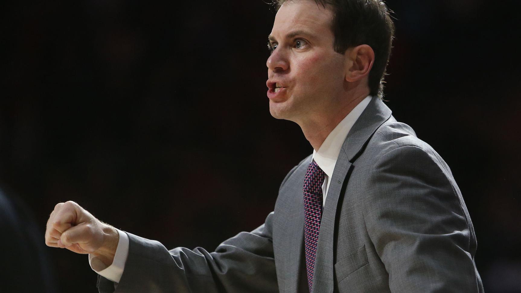 Calls between ex-Wildcats assistant Joe Pasternack's cell phone and agent cited in FBI probe